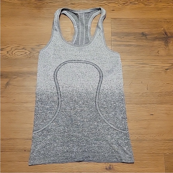lululemon Gray Ombre Run Swiftly Tech Tank Top Size 4 - Picture 4 of 11